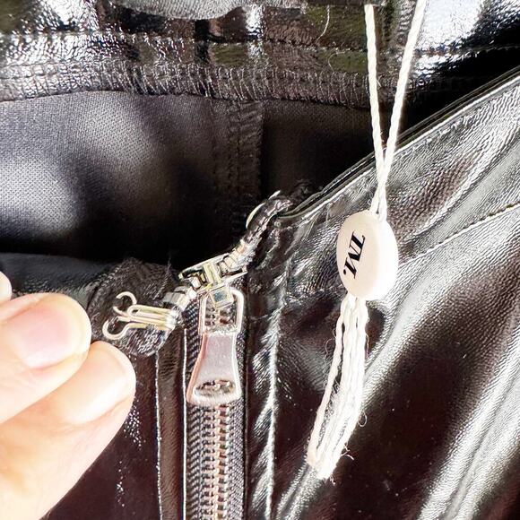 Tiger Mist Black Faux Patent Leather Leggings NWOT Going Out Statement Size XS - Picture 4 of 13